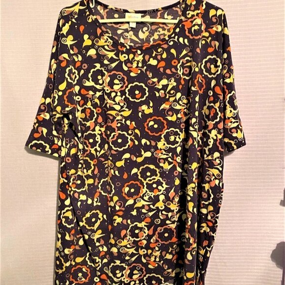 NWT LULAROE SIZE LARGE LONG TEE TUNIC FANTASTIC TO WEAR W LEGGINGS - Picture 2 of 8